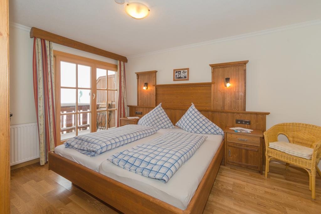 Apartament Gloesalm Ramsau am Dachstein Pokój zdjęcie